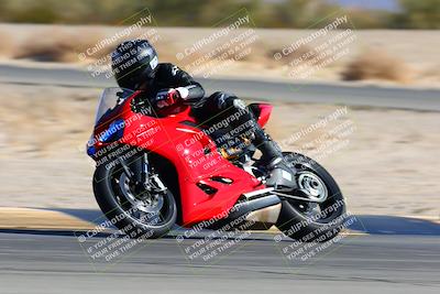 media/Jan-08-2022-SoCal Trackdays (Sat) [[1ec2777125]]/Turn 4 (1145am)/